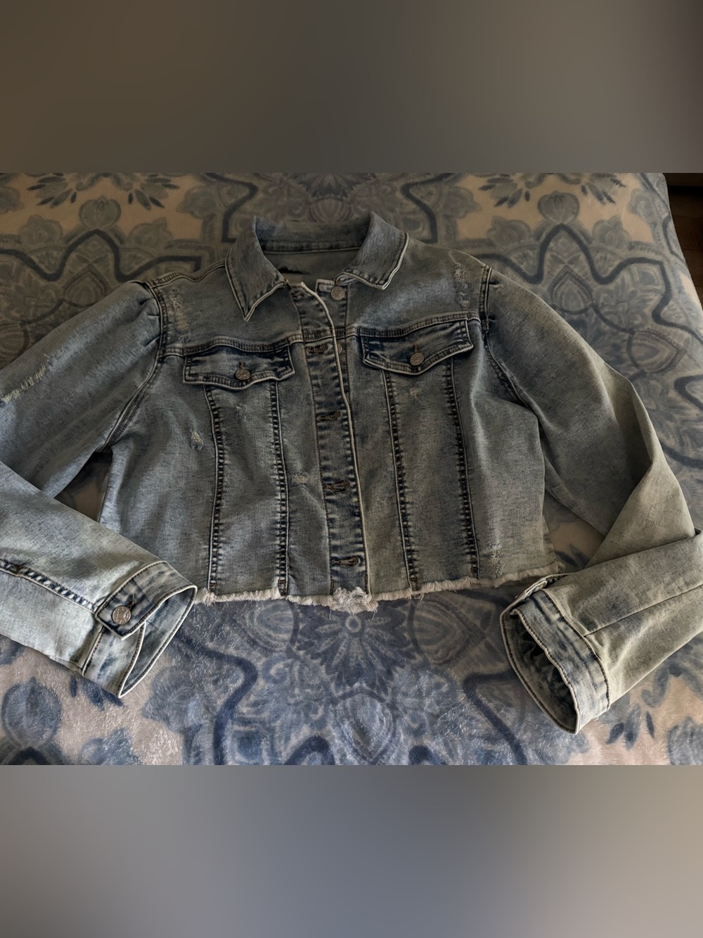 Cropped distressed Light Blue Denim Jacket with Frayed Hem